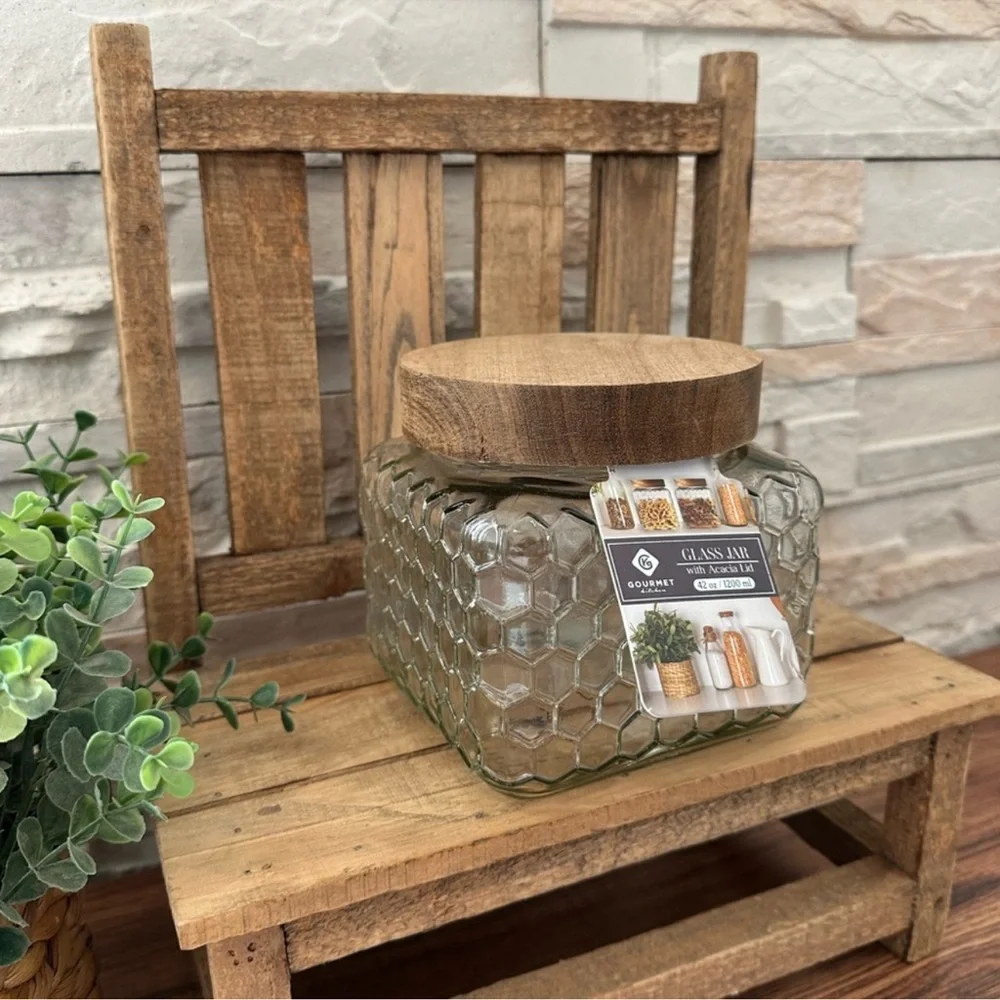 🆕 Honeycomb 🐝 42oz Glass Jar With Wooden Lid! - Picture 2 of 9